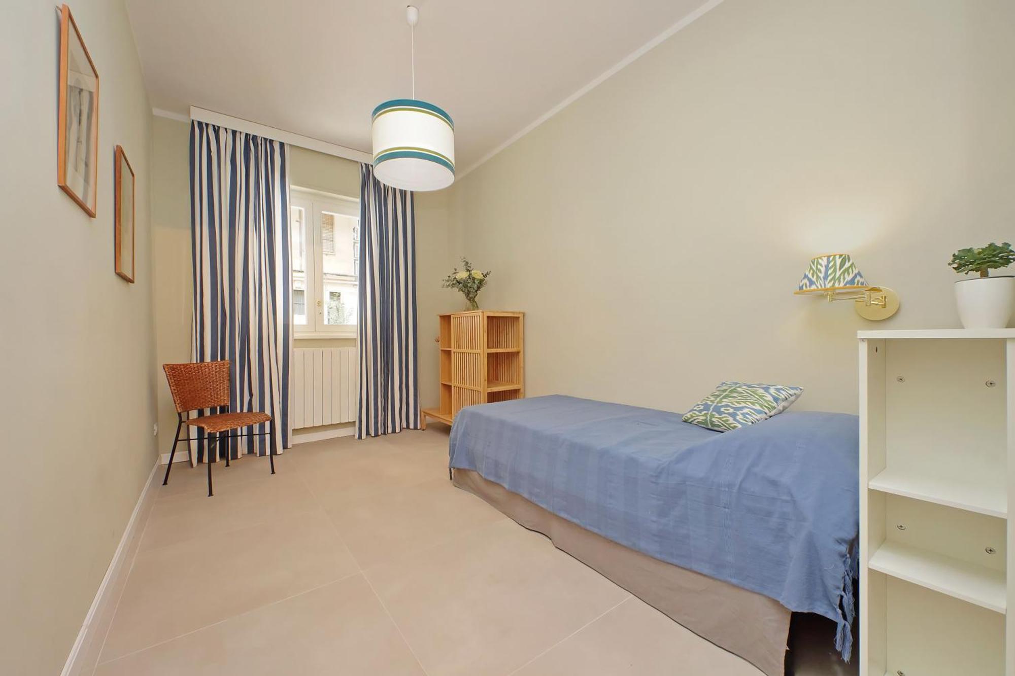 Gioia's Flat Rom