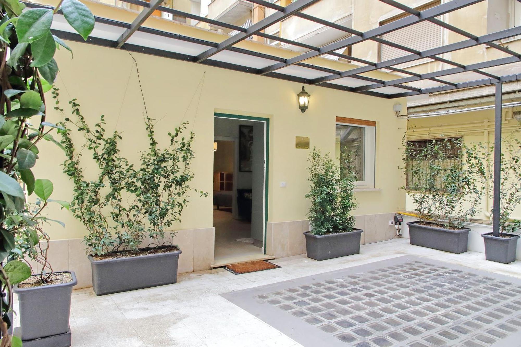 Gioia's Flat Rom